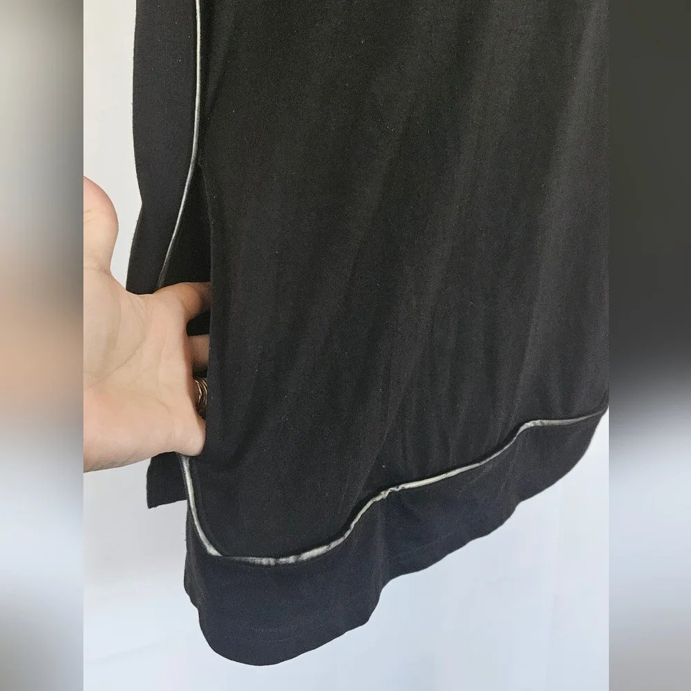 8ighth‎ Dstrkt black and gold t shirt size 2xl